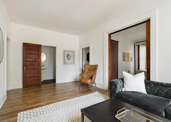 Stay Portland - The Etoile Suite - Nob Architecture & Boutiques