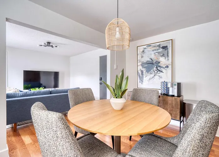 Stay Portland - La Casa Burnside - Local Eateries, Shops, And Bars