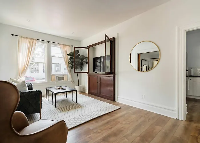 Stay Portland - The Etoile Suite - Nob Architecture & Boutiques