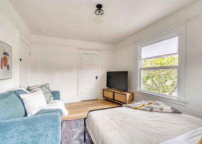 Stay Portland - The Bohemian Bungalow On Broadway - 94 Walkscore