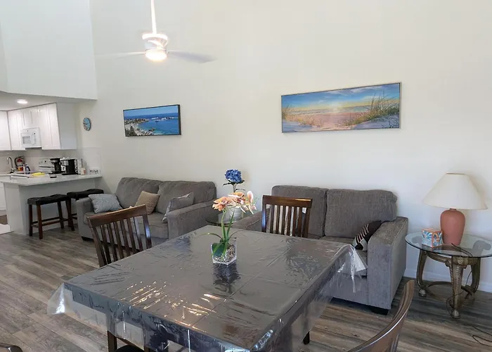 Oceanfront 2Br2B, Ocean Views, Heated Pool, Spa