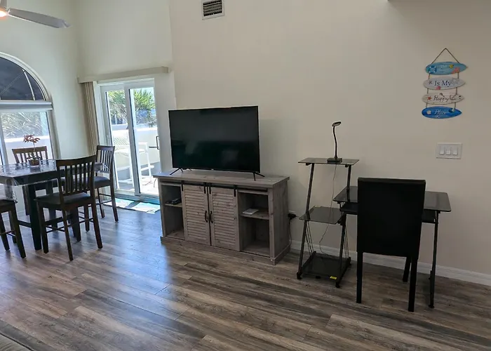 Oceanfront 2Br2B, Ocean Views, Heated Pool, Spa