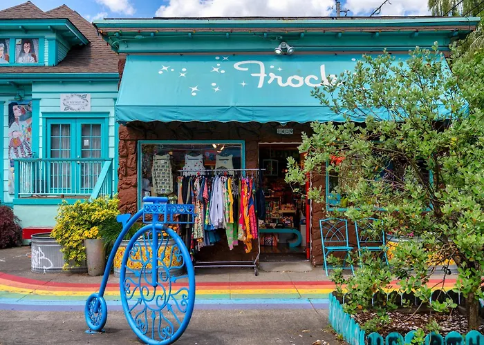 Stay Portland - The Tiny Saguaro - Walk To Local Shops & Eateries