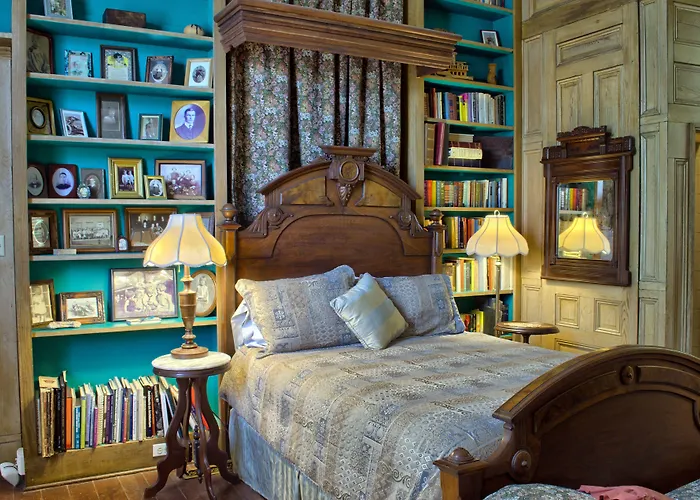 Corners Mansion Inn - A Bed And Breakfast