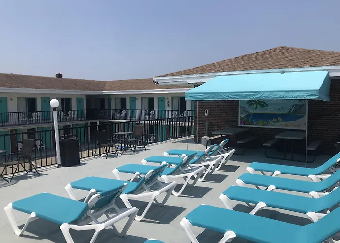 Surfcomber Motel