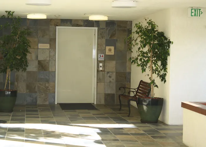 Airport Inn