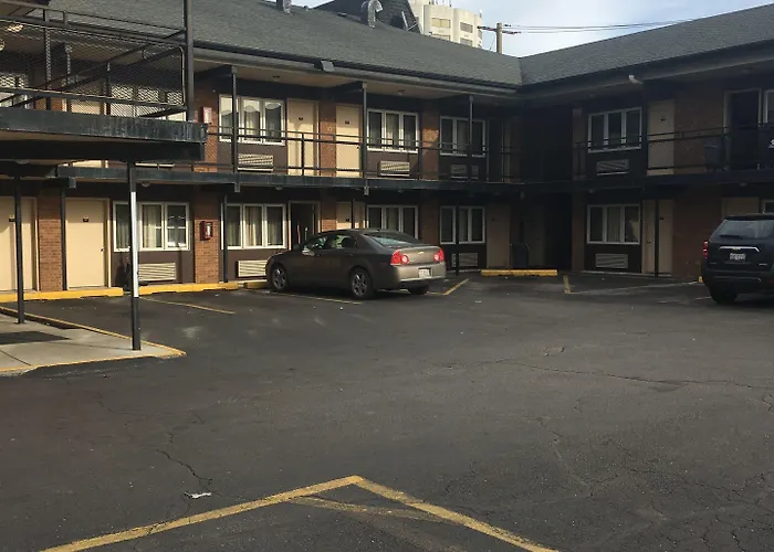 Midway Inn & Suites