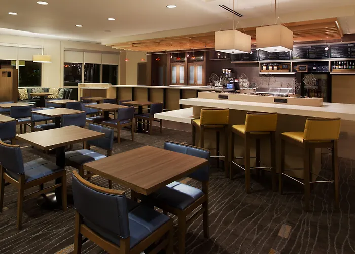 Courtyard By Marriott Akron Downtown