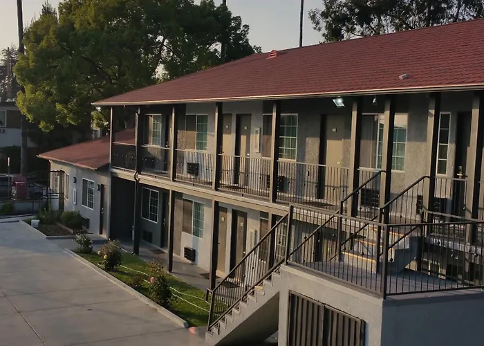 Jewel City Inn