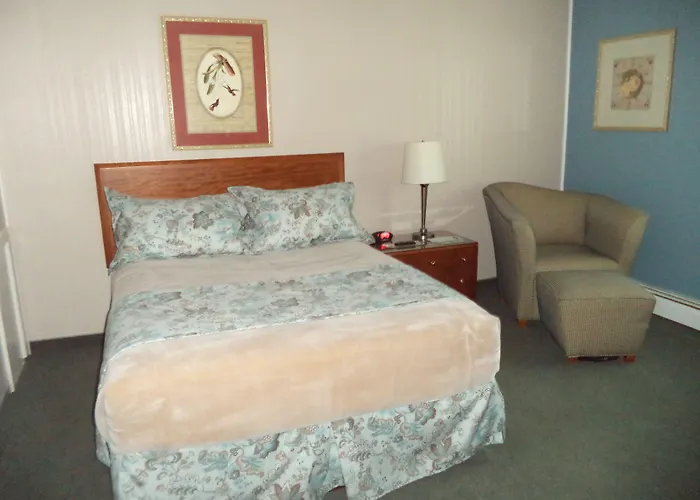 Colonial Valley Motel
