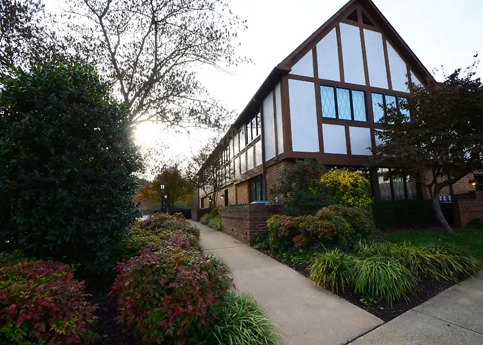 The English Inn Of Charlottesville