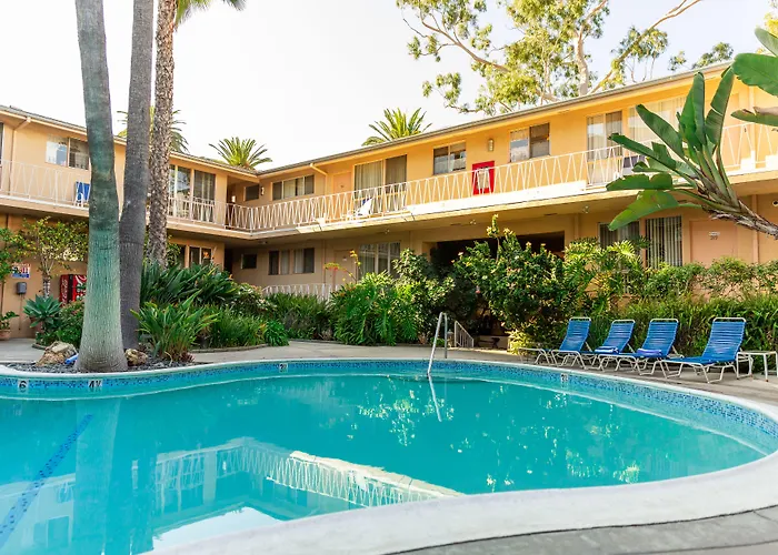 Cal Mar Hotel Suites