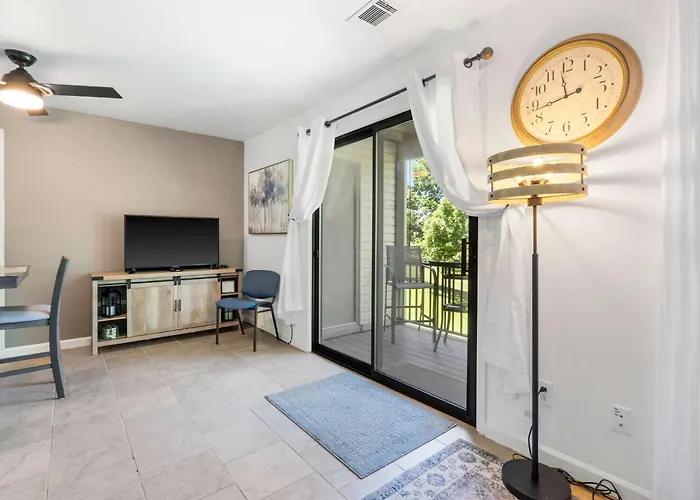 Royale Casa - Couples Retreat