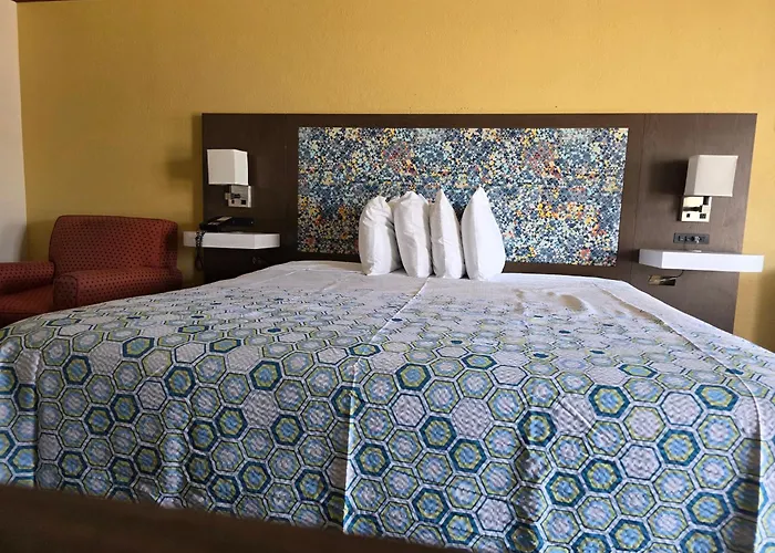 Winnie Inn Suites & Rv Park