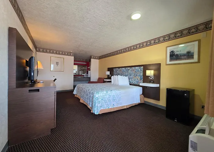 Winnie Inn Suites & Rv Park