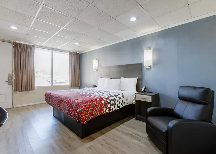 Edyn Hotel By Townhouse Wytheville Us 52