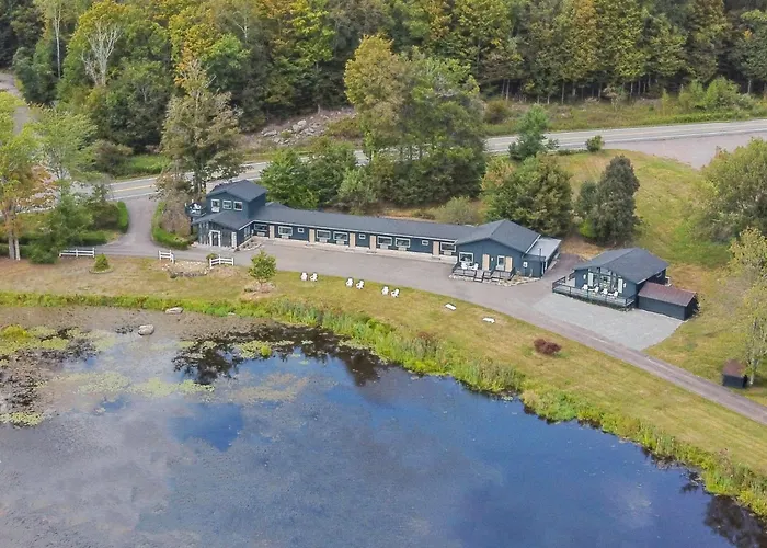 Lakelyn Lodge
