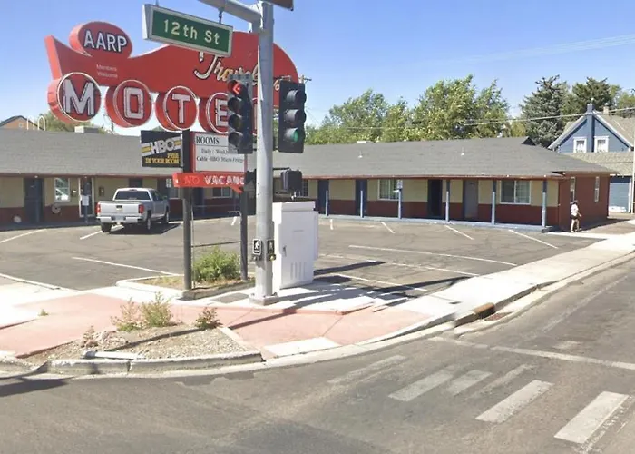 Travelers Motel