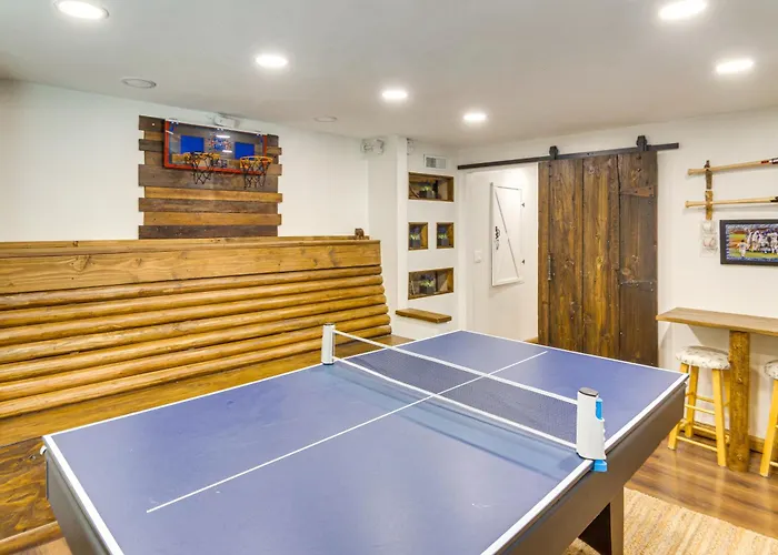 Golf & Swim! Pine Mtn Club Retreat W/ Game Area