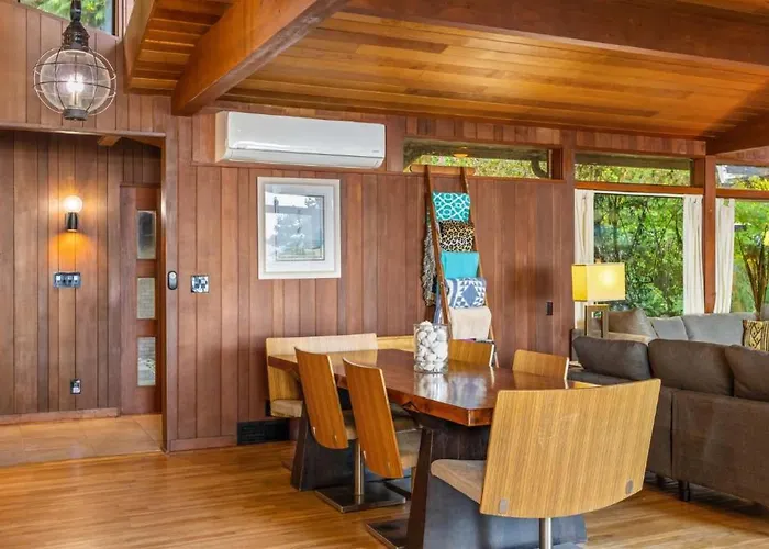 Poulsbo Waterfront Lodge With Game Room Library