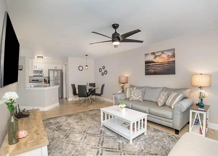 Serenity - Ground Floor Condo - Half Mile To Beach