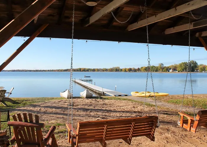 Shawano Lake Cabin W/ Boat Dock!