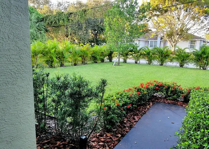 Poshpadz Pool Villa, Hot Tub, Near Beach, Sleeps 6