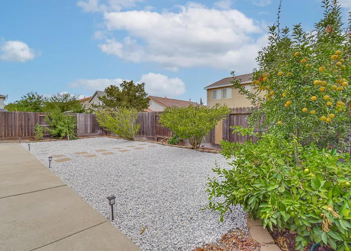 7 Mi To Lake Yosemite: Family Home W/ Fenced Yard