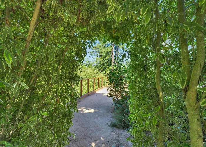 Stylish 3Br Retreat Close To Coast & Wineries