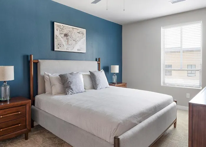 Landing Apartments - Solace At Ballpark Village