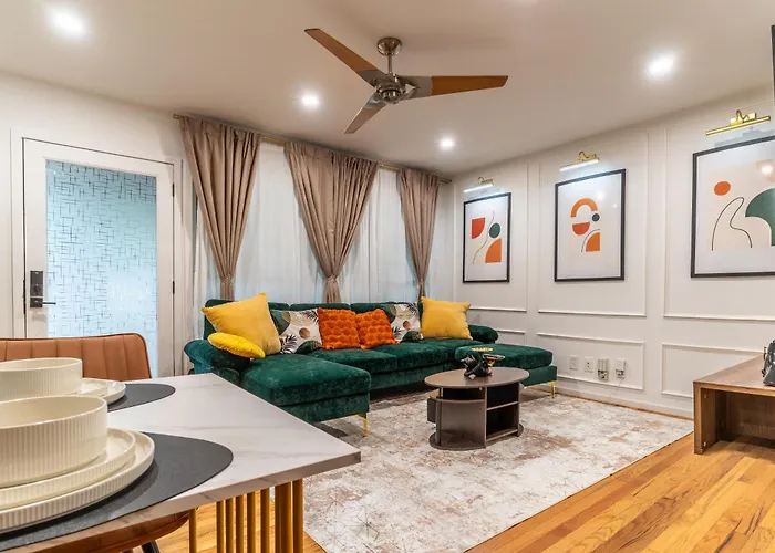 Special Offer! Cozy Luxe 2Br Getaway, Sleeps 4, Ideal For Business Travelers, Couples, Families, Near Dt Raleigh