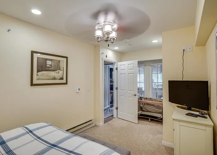 Lakefront Condo W/ Beach Access In Campbellsport!