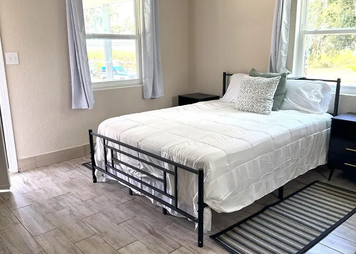 Lazy Oaks Resort Cottages