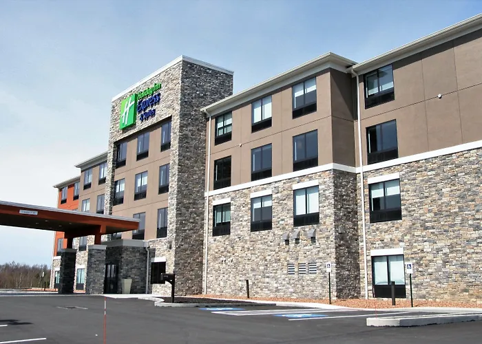 Holiday Inn Express & Suites Clarion By Ihg