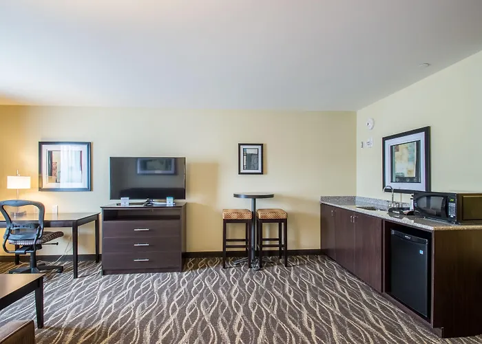 Creekstone Inn & Suites - St Marys