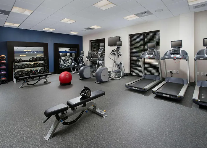 Hampton Inn & Suites Falls Church
