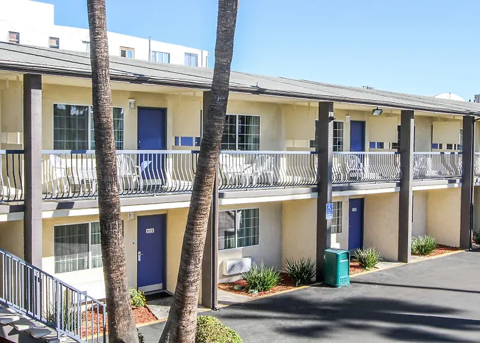 Motel 6 San Diego, CA Airport Harbor