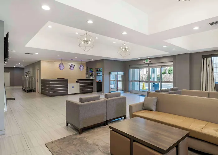 Best Western Plus Gardena-Los Angeles Inn & Suites