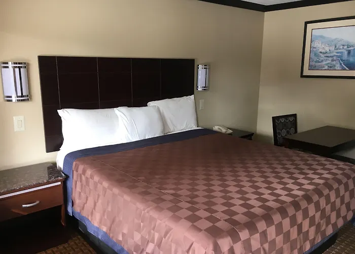 Del Amo Inn