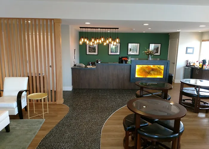 Lewis River Inn