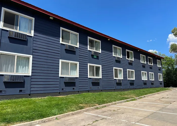 The Junction Hotel And Hostel
