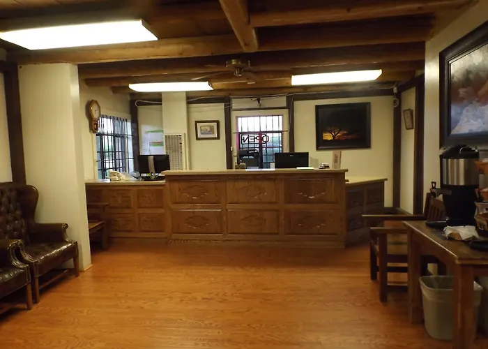 Thunderbird Lodge