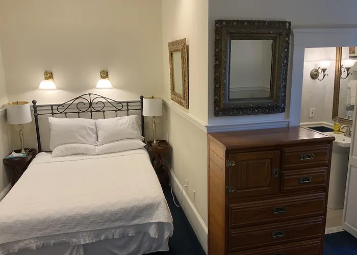 Brasswood Inn