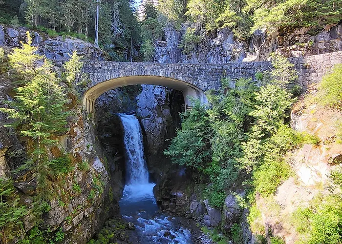 Cowlitz River Lodge