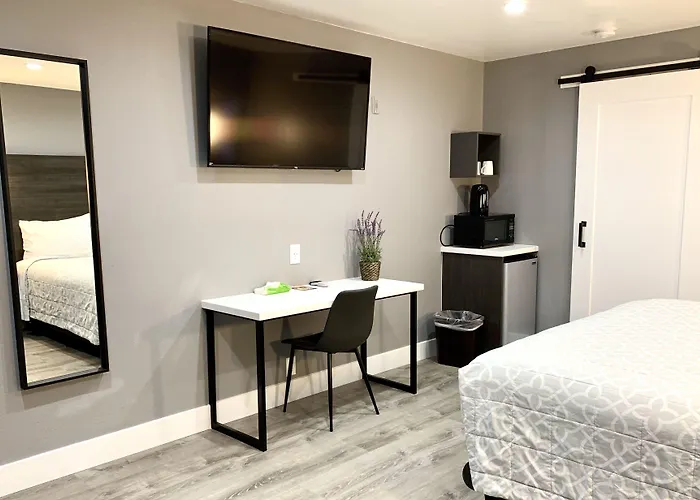 Sakura Inn (Adults Only)