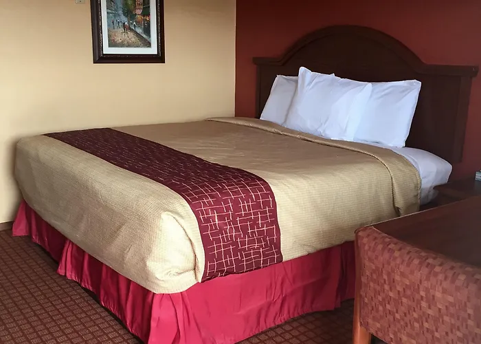 Dequeen Courtyard Inn