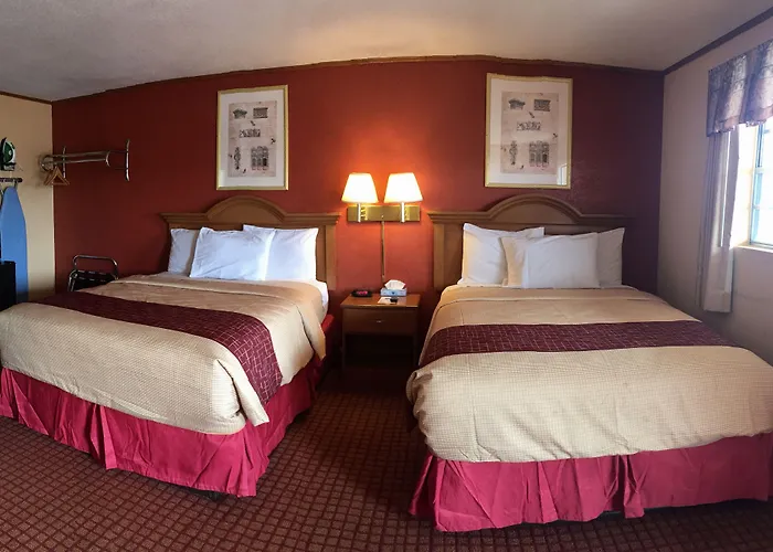 Dequeen Courtyard Inn