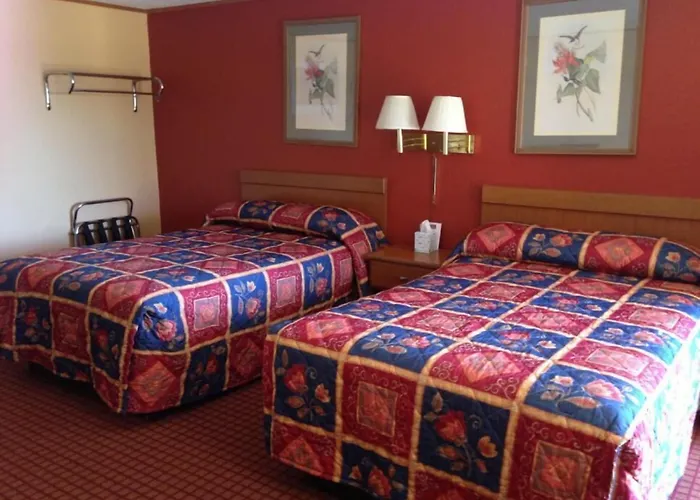 Dequeen Courtyard Inn