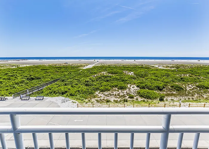 Crusader Oceanfront Resort