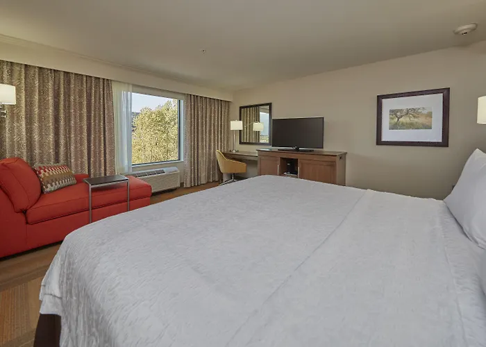 Hampton Inn & Suites Hood River